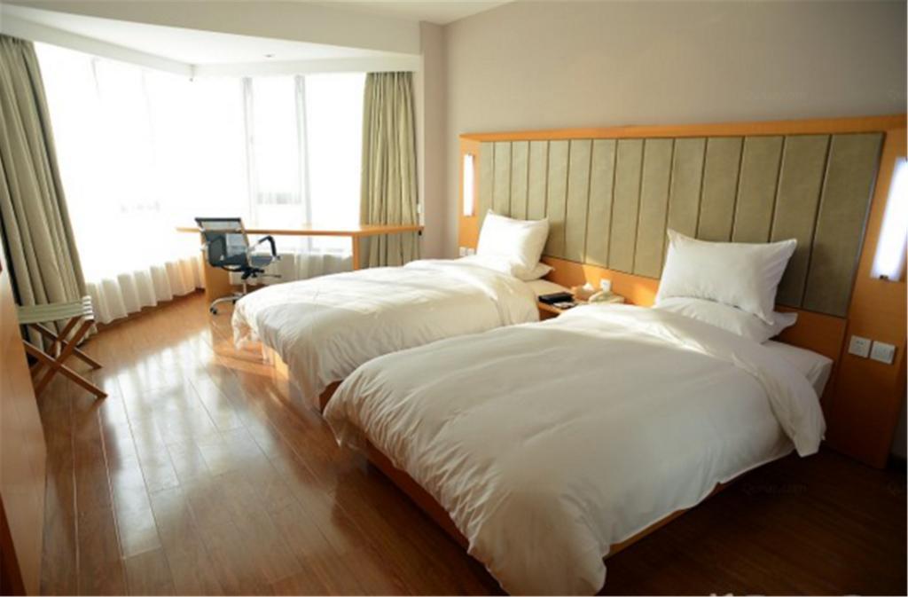 Ji Chuansha Branch Hotel 3*